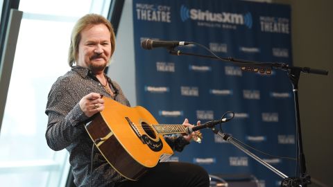 Travis Tritt, performing here in 2018 is canceling upcoming shows at venues where Covid safety measures are in place.
