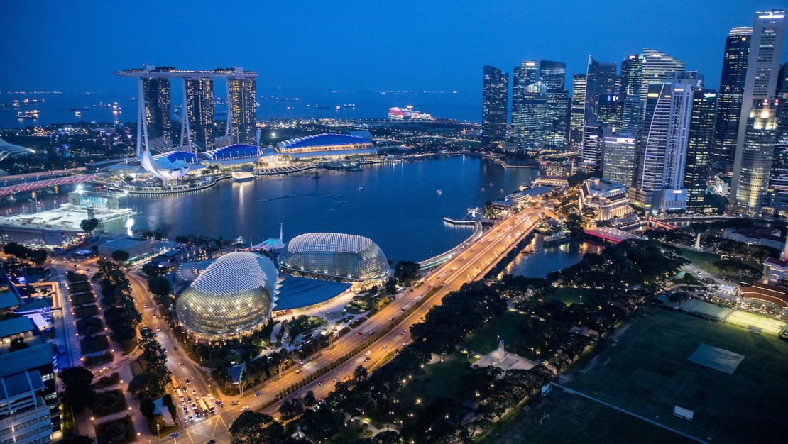 When it comes to beautiful skylines, few cities can compete with Singapore. 