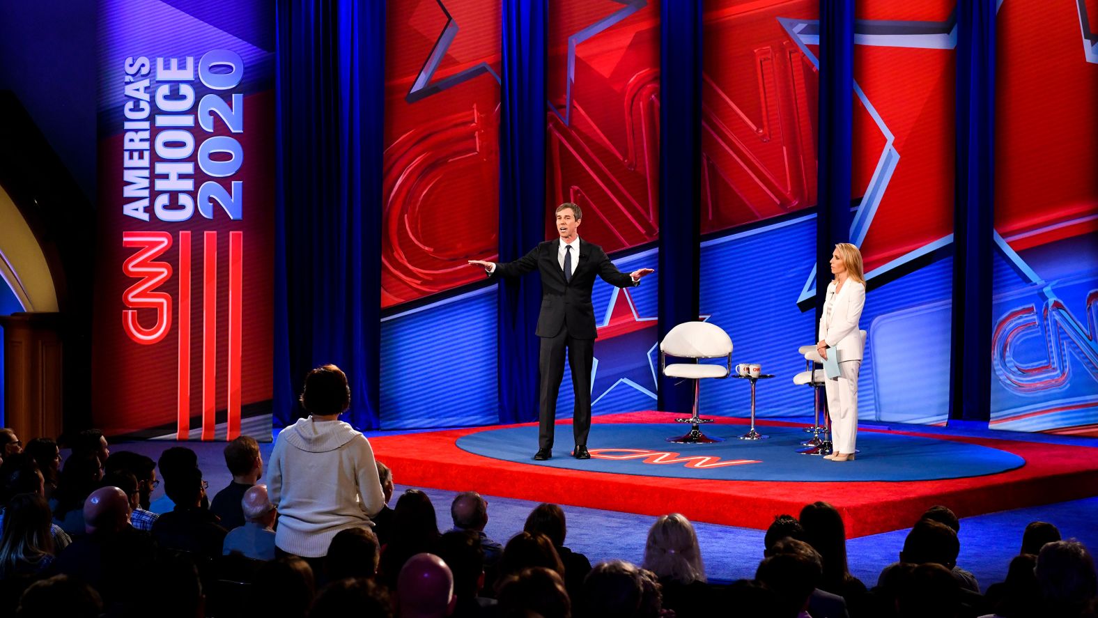 O'Rourke speaks to people in Des Moines, Iowa, during his CNN town-hall event in May 2019.