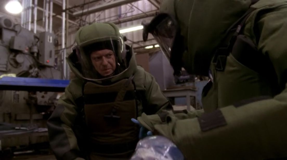 The "Breaking Bad" actor helps Dr. Greene diffuse a bomb in Season 5's "They Treat Horses, Don't They?"