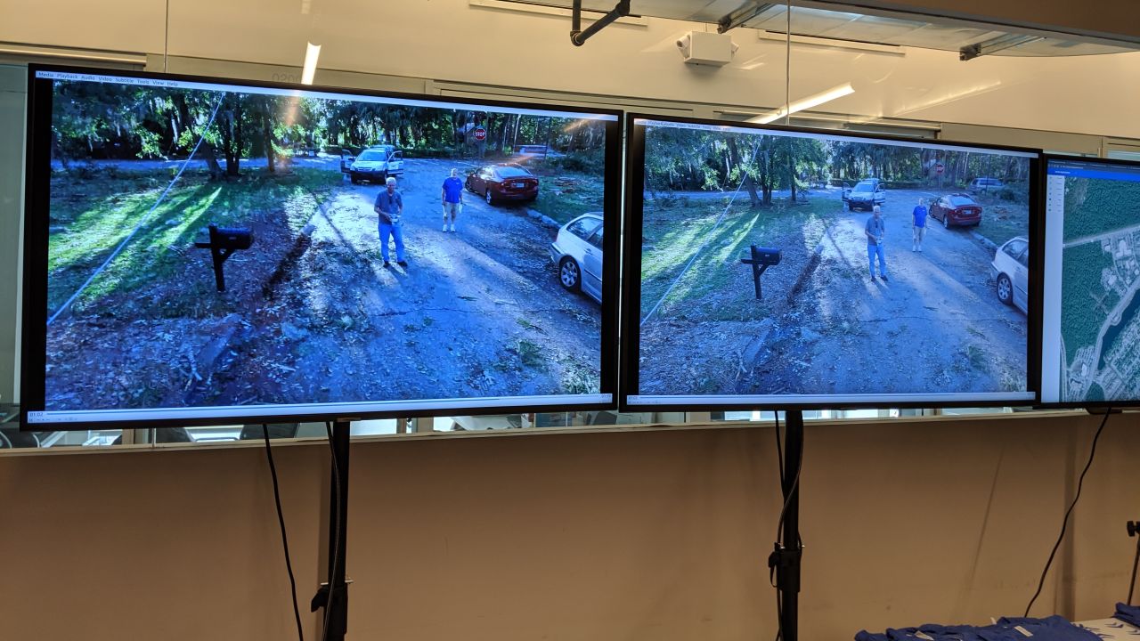From left to right, a simulation of video transmitted on 4G, and a simulation of video transmitted on 5G.