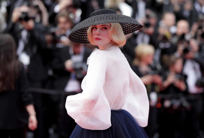Elle Fanning's takes a retro turn in Dior. The tulle skirt and silk organza shirt took 450 hours to create, the brand revealed on <a href="index.php?page=&url=https%3A%2F%2Fwww.instagram.com%2Fp%2FBxwltz2Igc9%2F" target="_blank" target="_blank">Instagram</a>. 