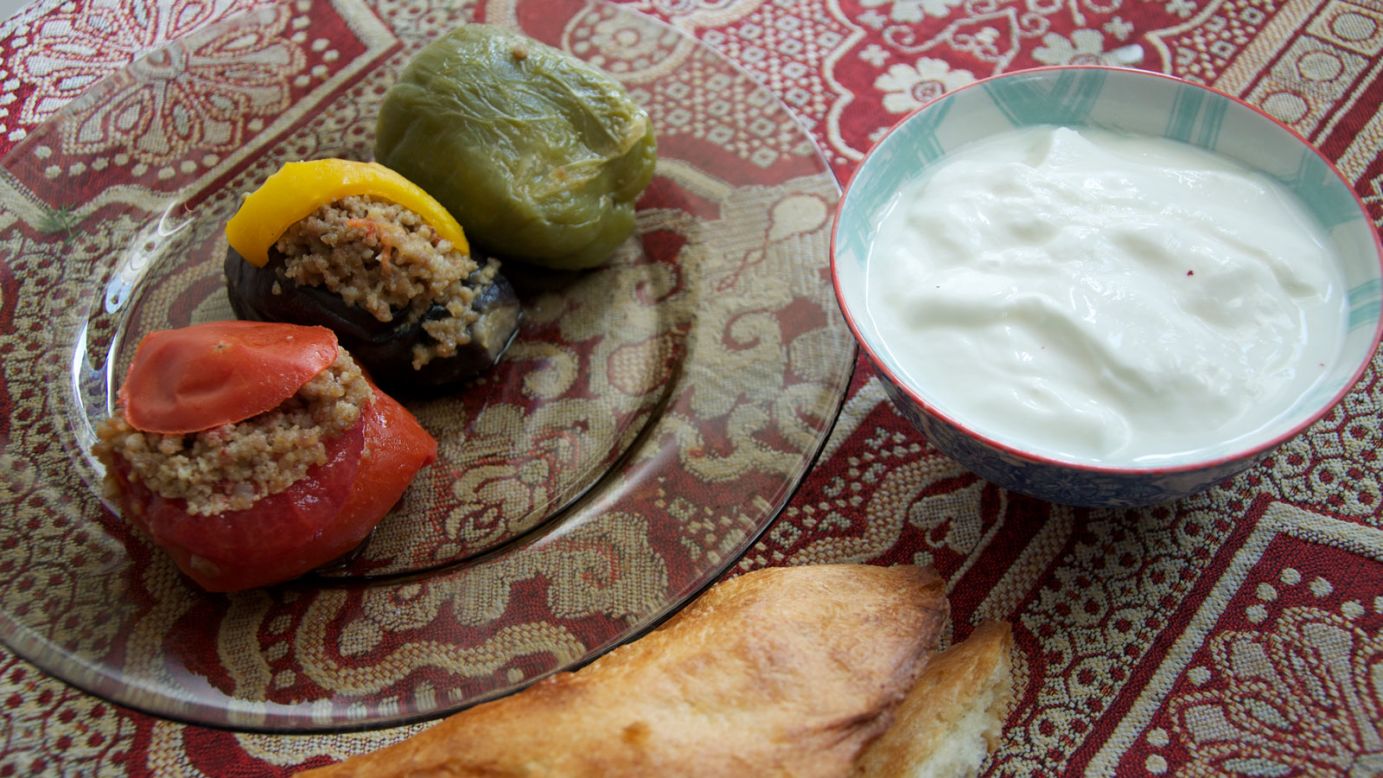 <strong>Uch baji: </strong>This variety of dolma consists of aubergine, tomato and bell pepper stuffed with minced meat and prepared in their own juices.