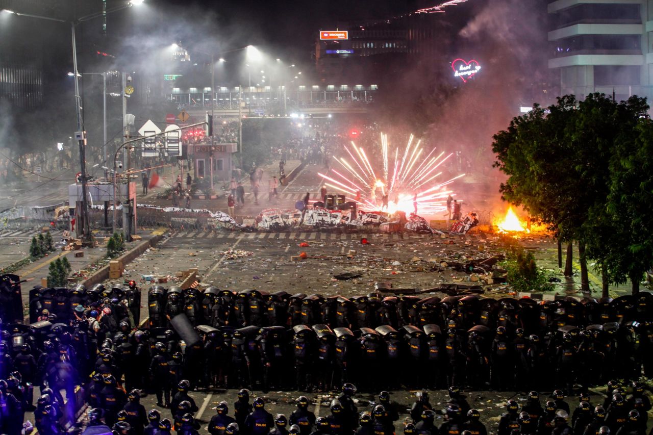 Firecrackers explode in Jakarta, Indonesia, on Wednesday, May 22, as <a href="https://www.cnn.com/2019/05/22/asia/indonesia-protests-election-intl/index.html" target="_blank">police clashed with protesters</a> who were angry at the country's election result. At least six people were killed in the initial clashes, and more than 200 were injured.
