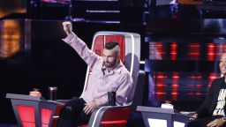 THE VOICE -- "Live Cross Battles Results" Episode 1611B -- Pictured: (l-r) Adam Levine, John Legend, Kelly Clarkson -- (Photo by: Trae Patton/NBC/NBCU Photo Bank via Getty Images)