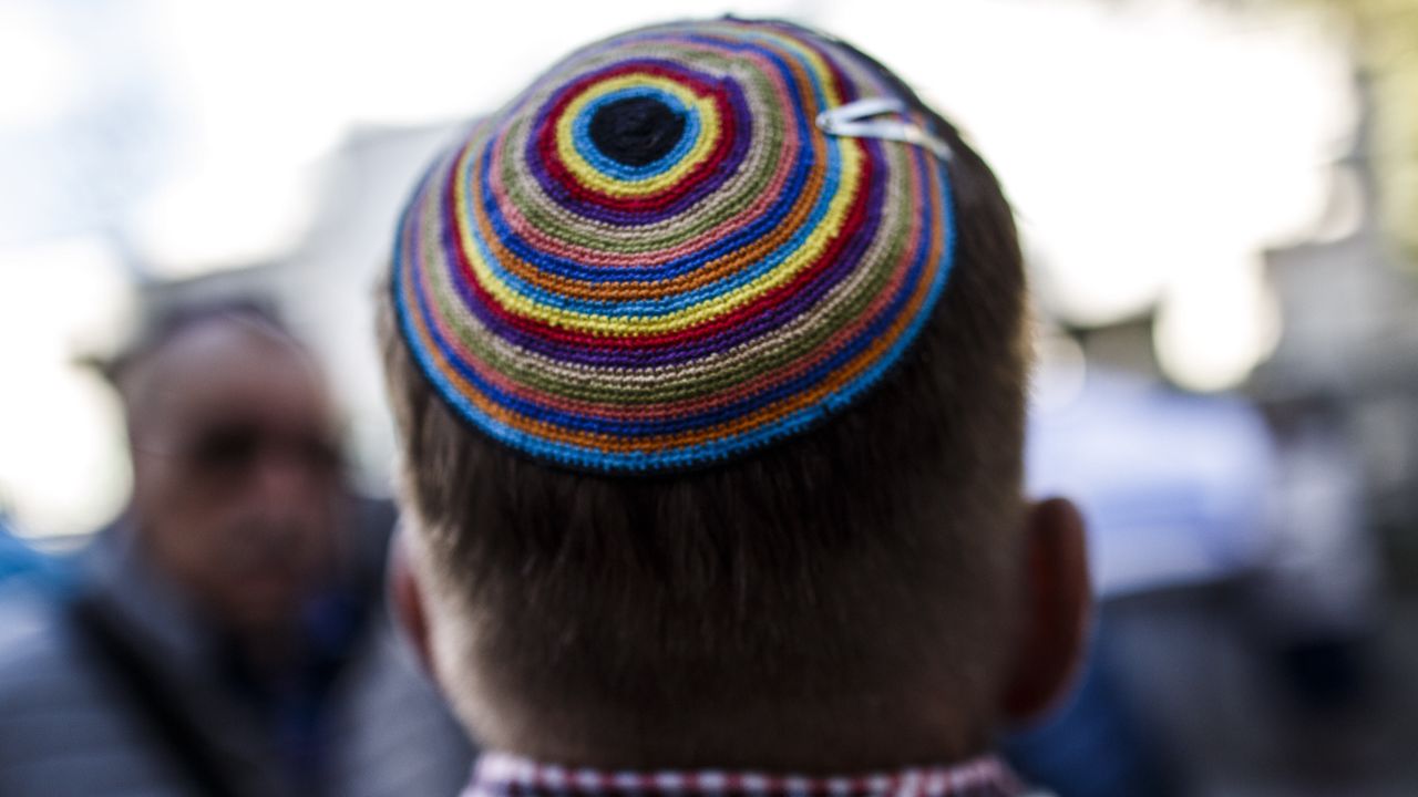 A German official said Jews are not advised to wear a kippah "everywhere all the time in Germany."