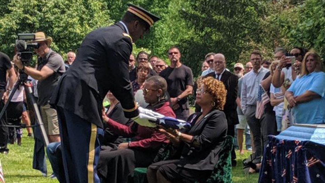 A Korean War vet’s family couldn’t attend his funeral. So thousands of ...