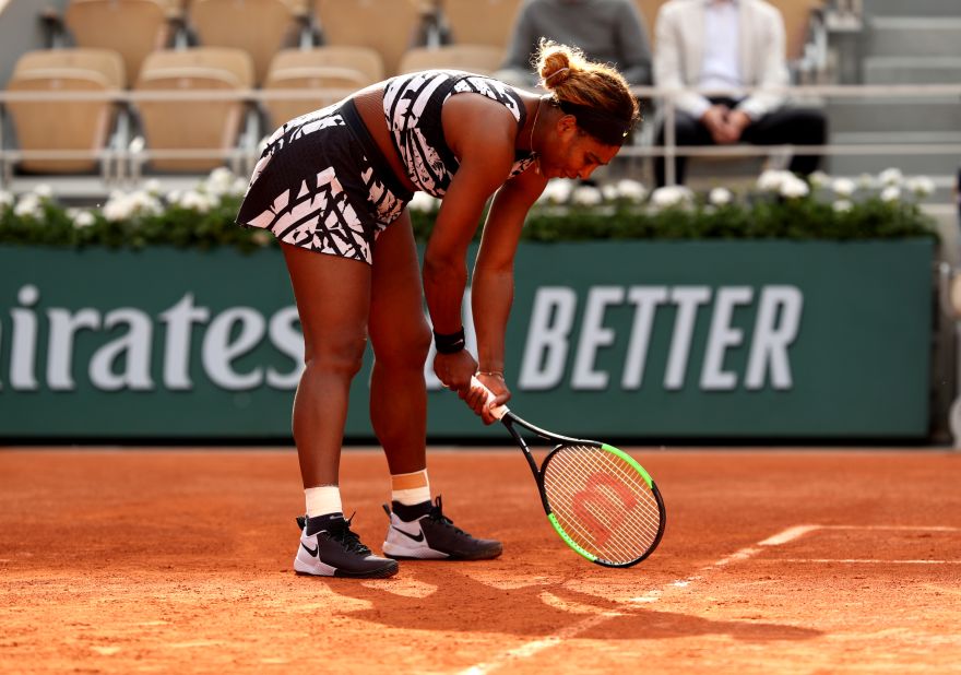 Williams lost the first set to Vitalia Diatchenko and was left frustrated with some of her errors. 