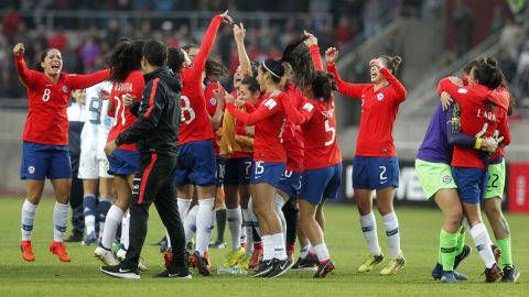 Chile's women beat Argentina to finish second and qualify for the World Cup.