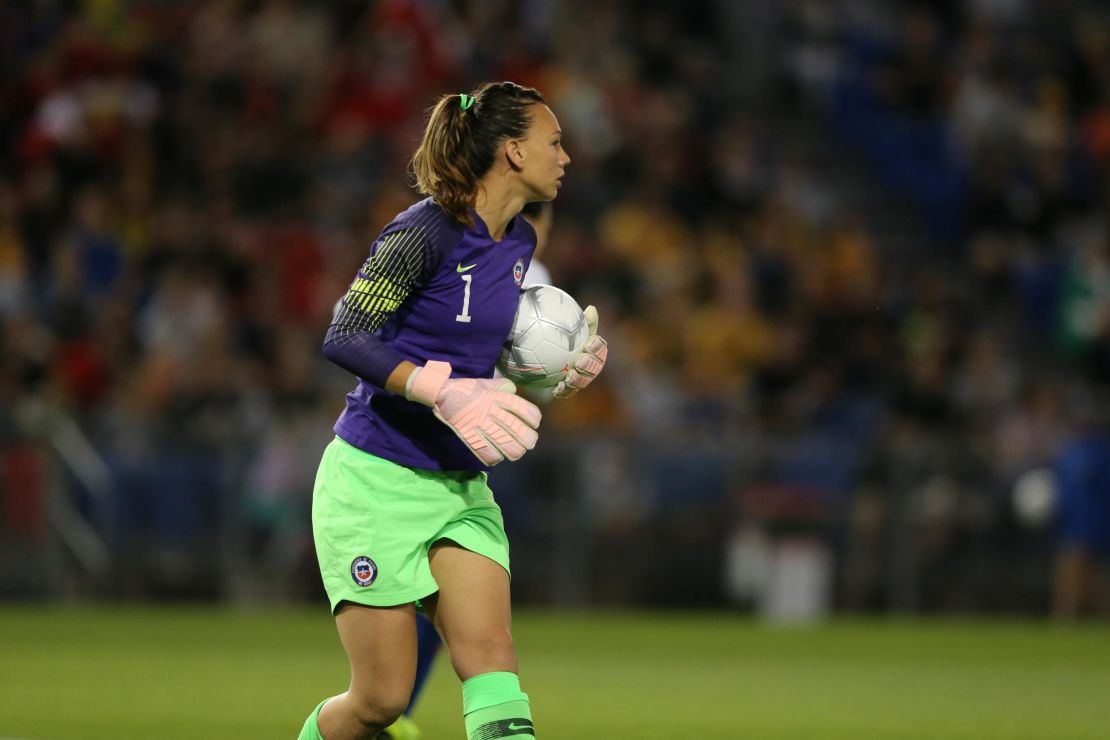 Chile goalkeeper and captain Christiane Endler helped Rothfeld in setting up her organization.
