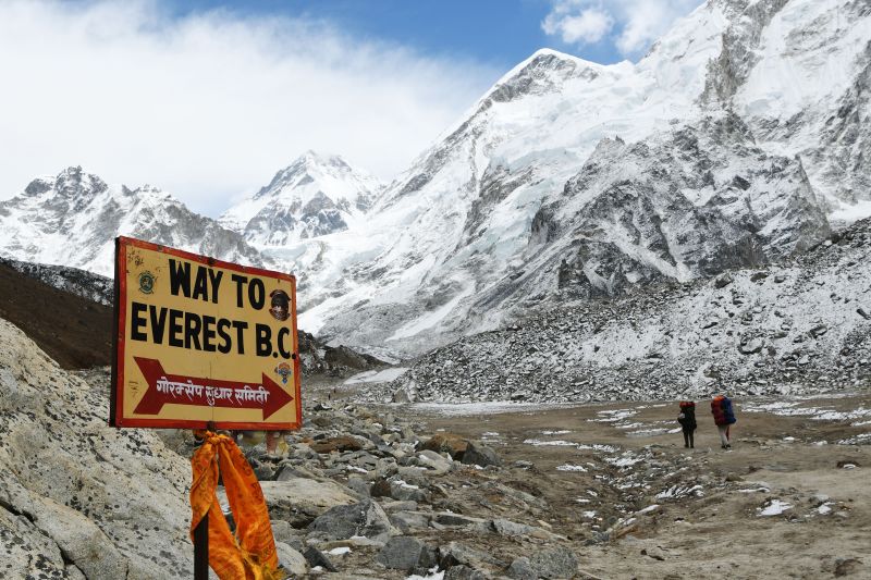 how many people climb everest each year