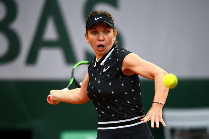 Also progressing was last year's winner Simona Halep, who needed three sets to beat Ajla Tomljanovic. 