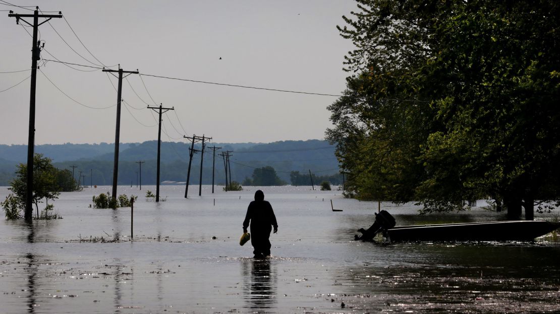 01 missouri flooding 0524