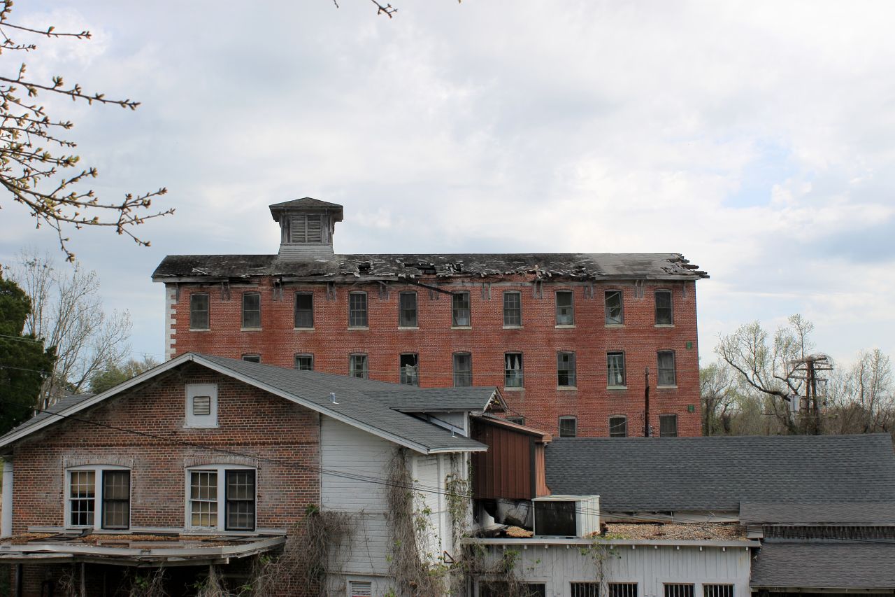 <strong>Mount Vernon Arsenal and Searcy Hospital, Mount Vernon, Alabama:</strong> A building with a horrifying history, it was used for over 200 years as an arsenal, a prison and a mental hospital for African Americans. It's currently closed and vacant.  
