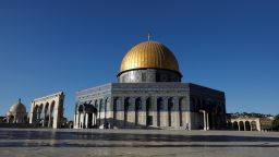 This picture shows the Dome of the Rock at the al-Aqsa mosque compound in the Jerusalem's Old City on July 27, 2018, after the site was reopened. - Israeli police closed the gates to Jerusalem's Al-Aqsa mosque compound for several hours on July 27 after clashes erupted with Palestinian worshippers following midday prayers at the flashpoint site. (Photo by AHMAD GHARABLI / AFP)        (Photo credit should read AHMAD GHARABLI/AFP/Getty Images)