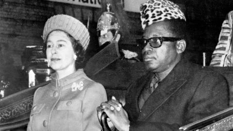 Mobutu Sese Seko with the Queen in December 1973.