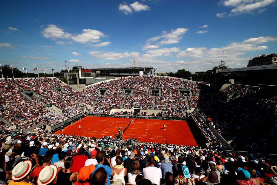Fans flocked to the stadium to watch the 20-time grand slam winner. 