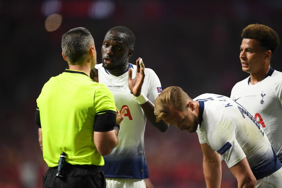 Moussa Sissoko of Tottenham Hotspur pleads with referee Damir Skomina after a hand ball call early in the final. 