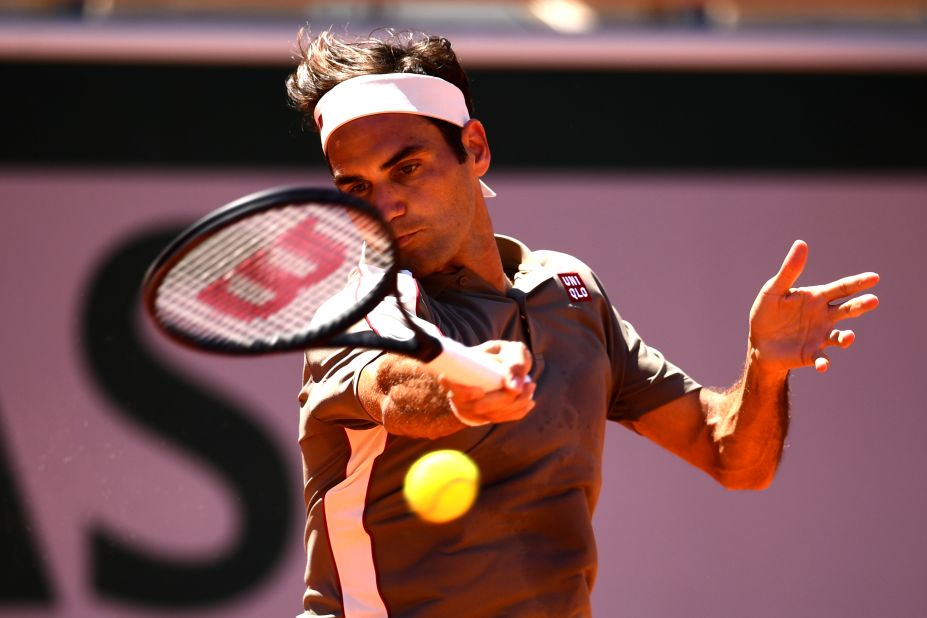 Wawrinka now meets fellow Swiss Roger Federer in the quarterfinals. <br />Two days after contesting his 400th grand slam match, Federer won to become the oldest men's quarterfinalist at Roland Garros since 1971. 