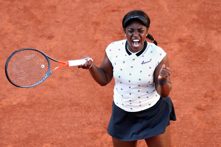 In the women's draw, last year's finalist Sloane Stephens topped former champion Garbine Muguruza in straight sets. 