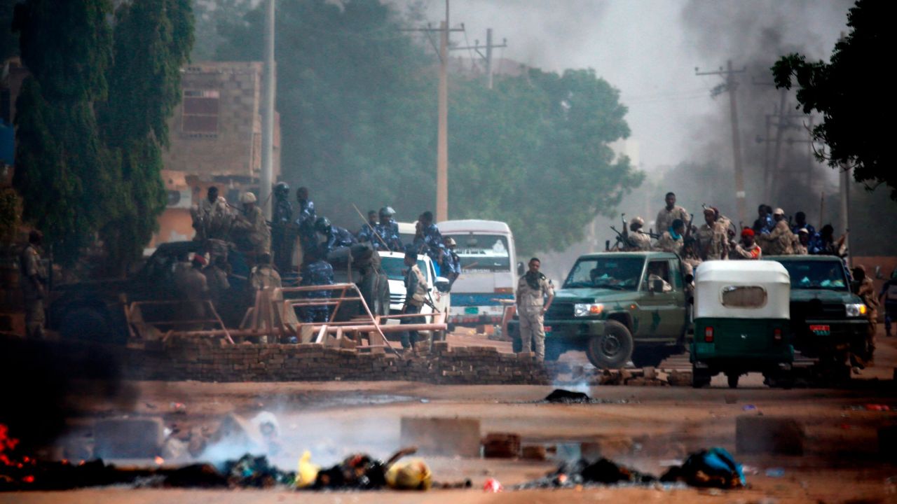 Sudanese forces are deployed around Khartoum's army headquarters on June 3 as they try to disperse Khartoum's sit-in.