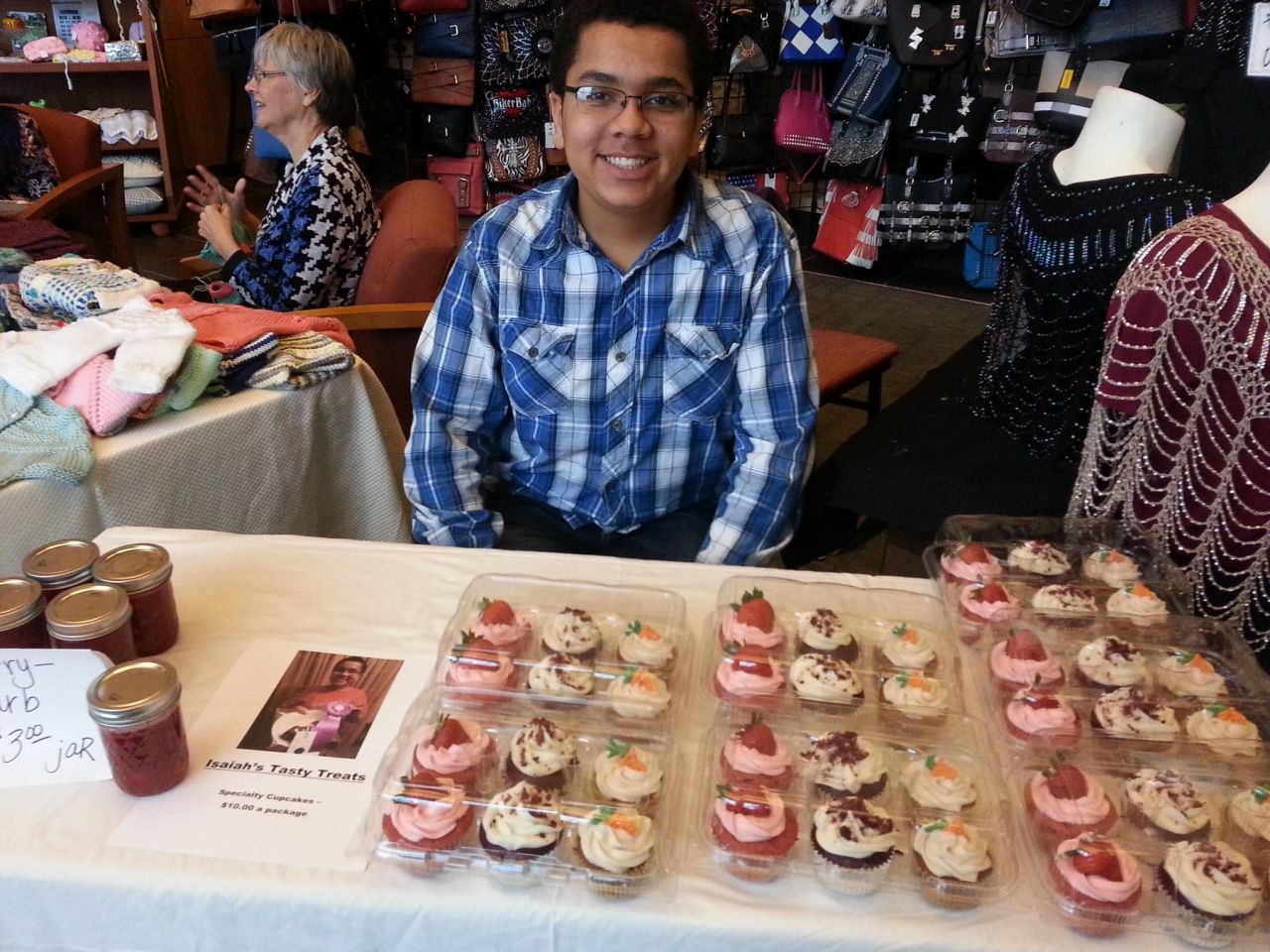 Isaiah Tuckett, 14, financed a family trip to Orlando by selling his cupcakes.
