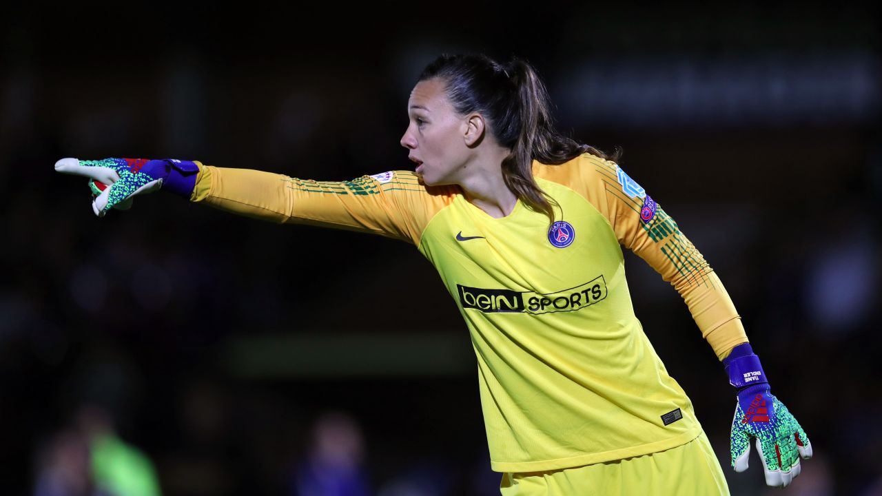 Christiane Endler playing for PSG during the Women's Champions League quarterfinal against Chelsea.