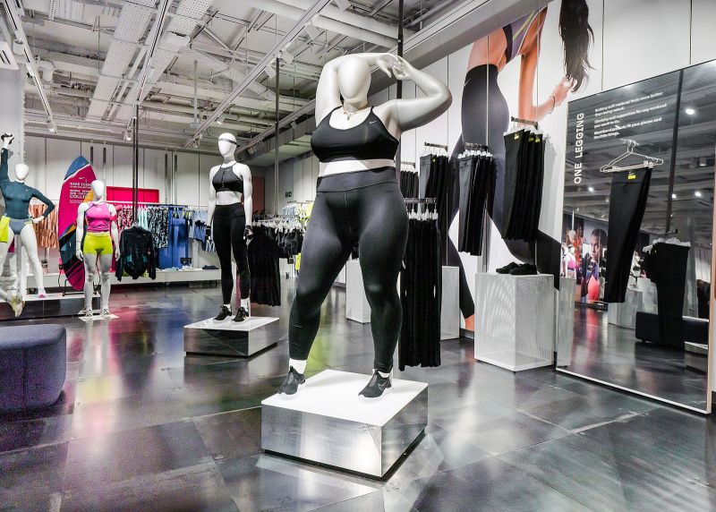 Plus size shop nike model