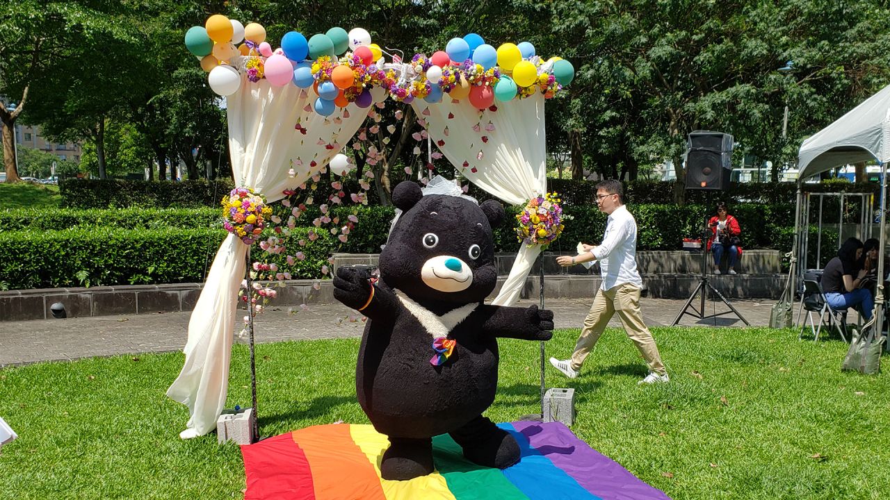 <strong>A new symbol for Taiwan:</strong> Taipei mascot "Bravo" was on hand to celebrate Taiwan's first same-sex marriages on May 24. 