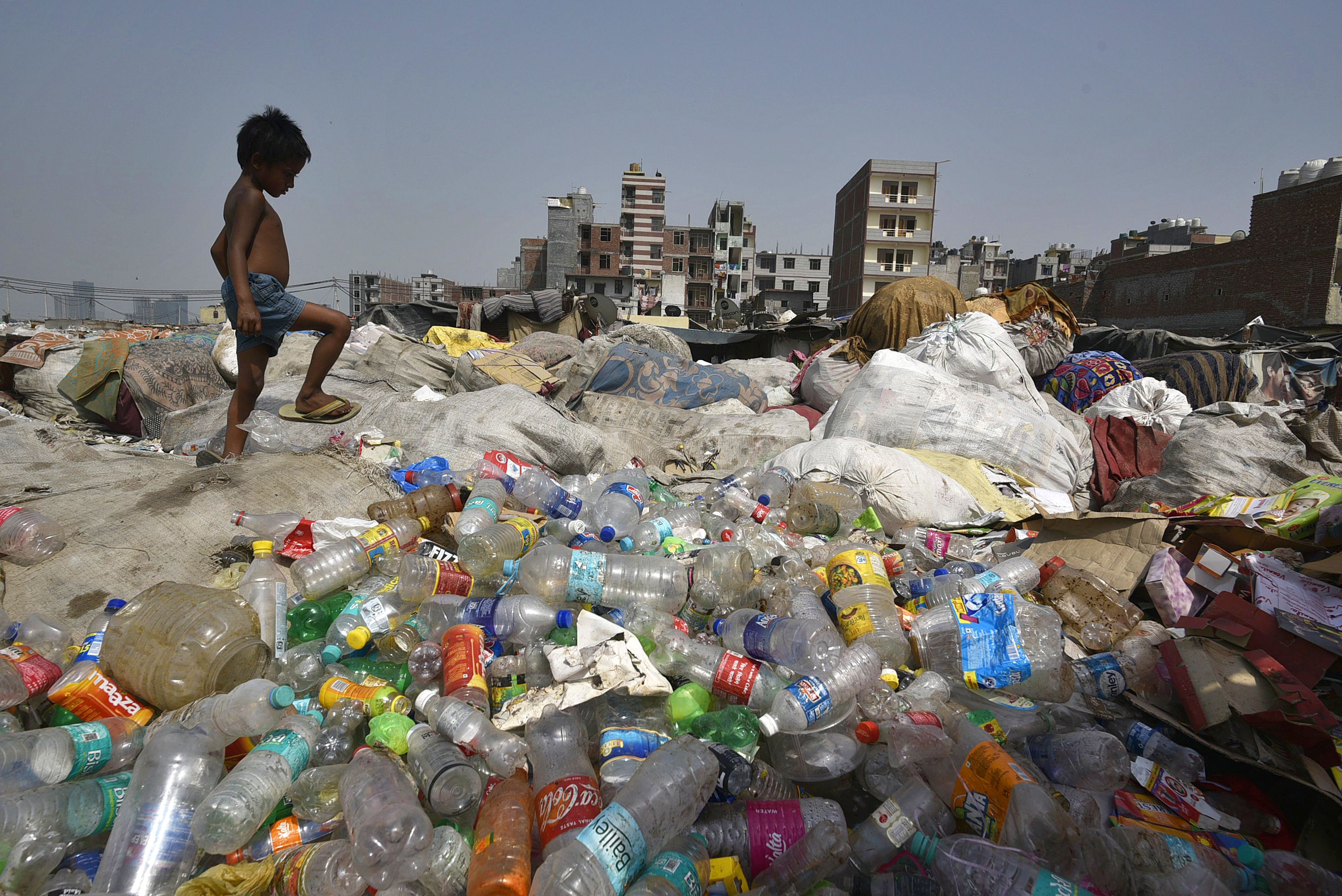 India's trash mountains are a fetid symbol of the country's plastic problem  | CNN