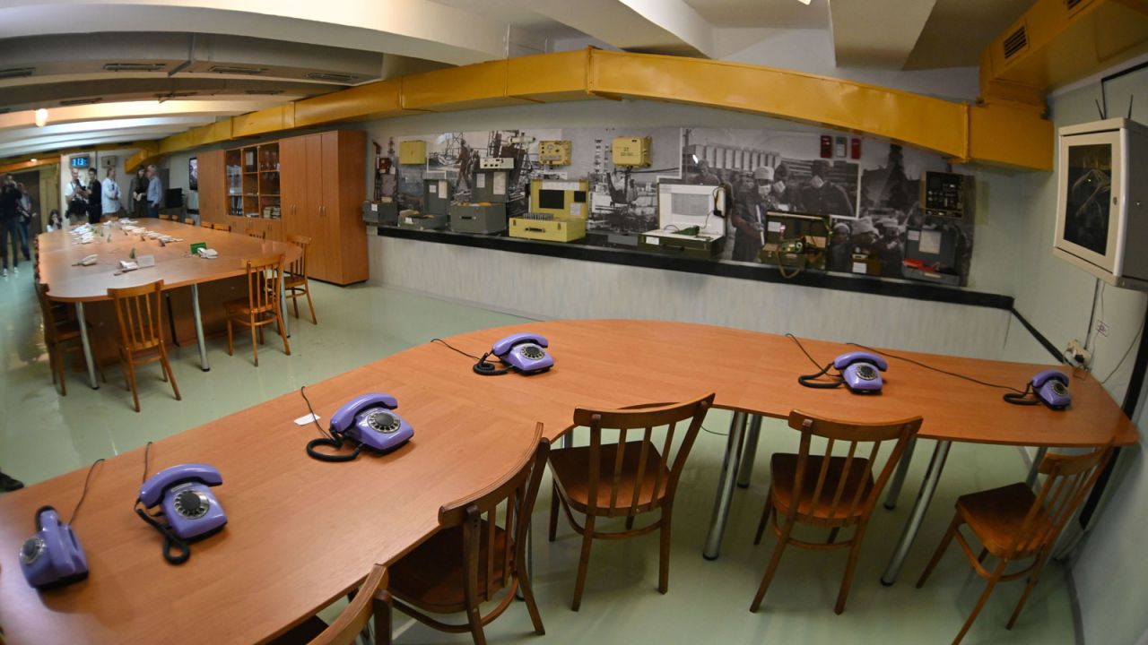 <strong>Guided trips:</strong> The meeting room in the underground shelter of the Chernobyl nuclear power plant is also open to visitors.