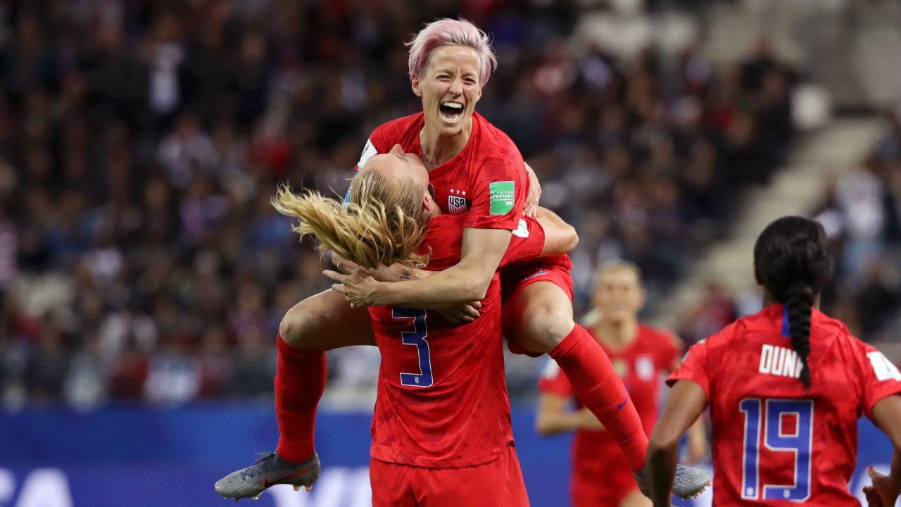 REIMS, FRANCE - JUNE 11: Samantha Mewis of the USA celebrates with teammates after scoring her team's fourth goal during the 2019 FIFA Women's World Cup France group F match between USA and Thailand at Stade Auguste Delaune on June 11, 2019 in Reims, France. (Photo by Robert Cianflone/Getty Images)