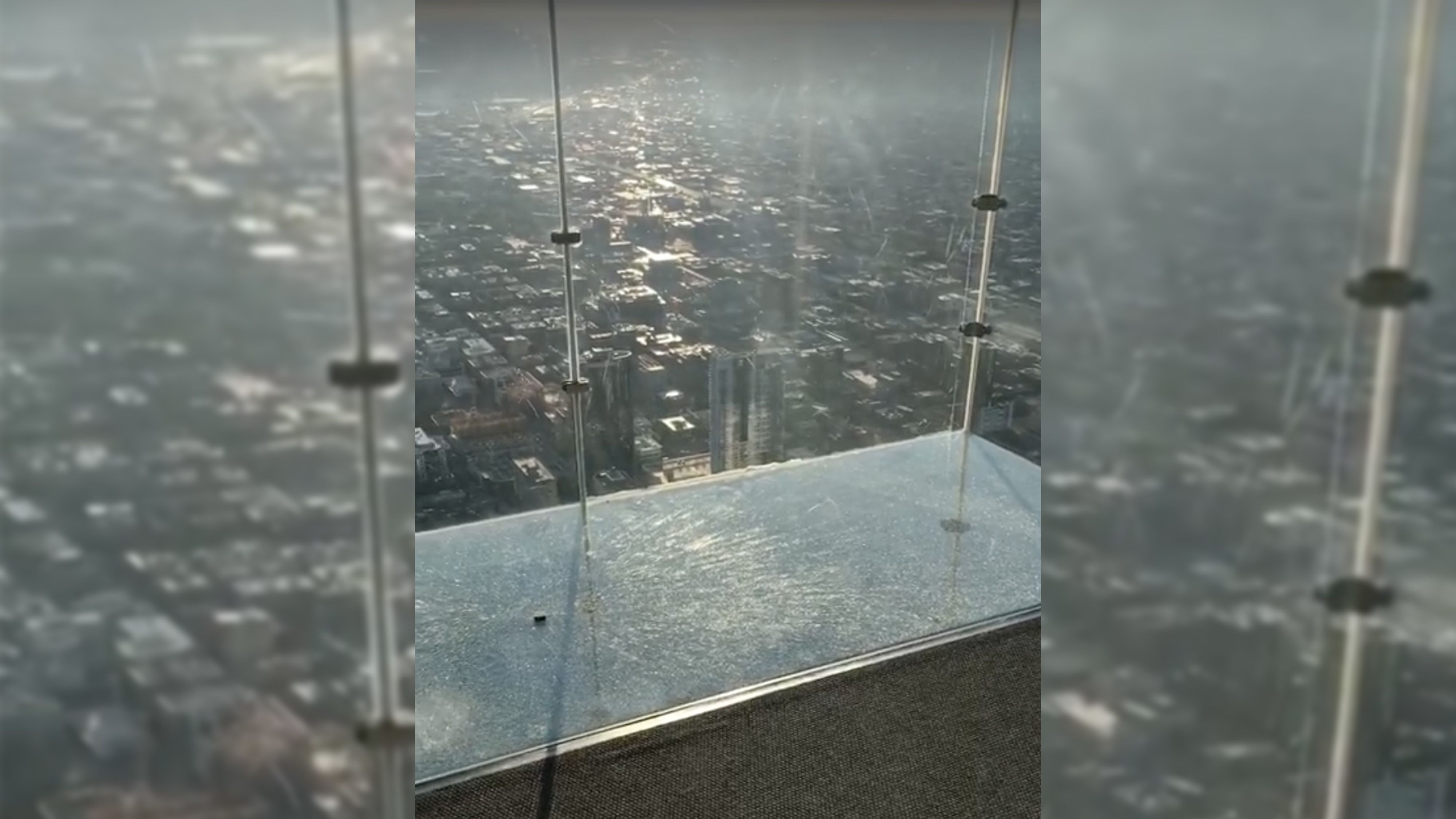 Willis Tower Skydeck Ledge In Chicago S Under Visitors Feet Cnn