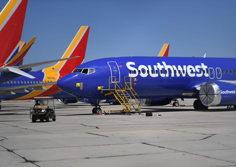 2 Southwest planes backed into each other at the Nashville airport ...