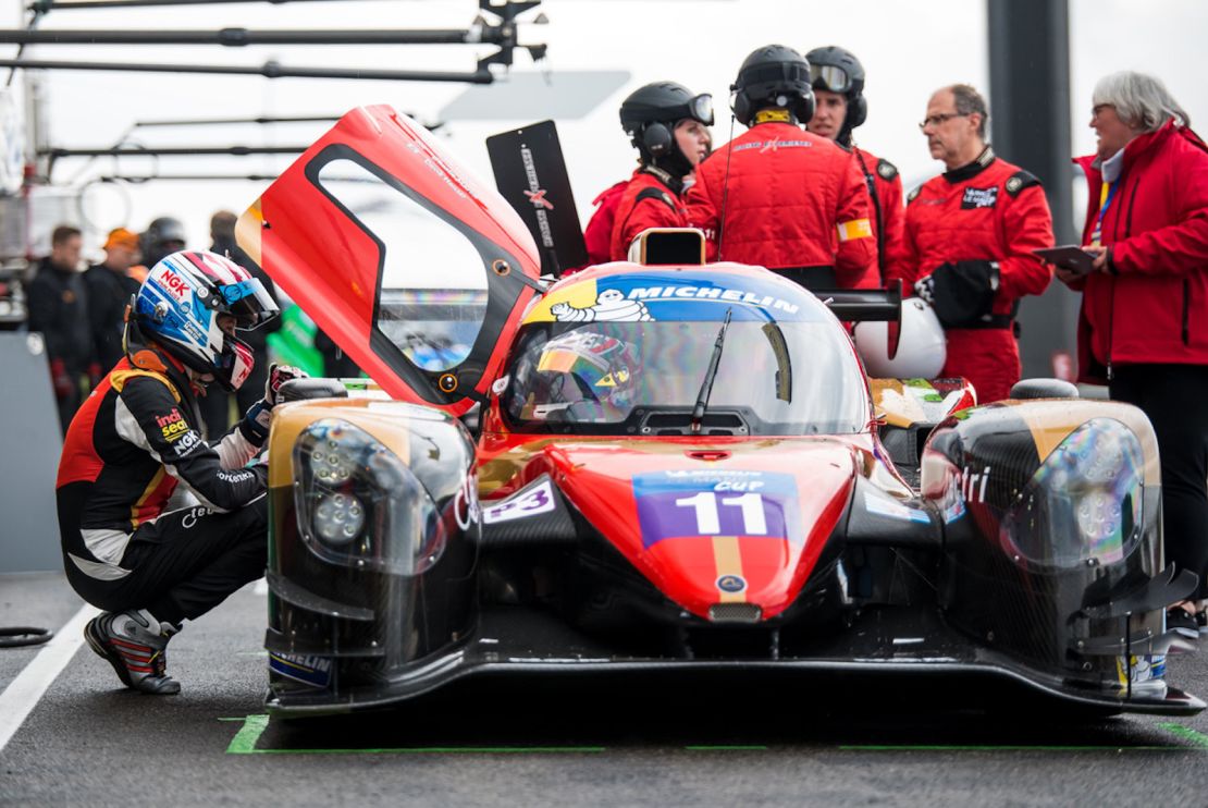 Martin checks in with her Racing Experience teammate during the 2019 Michelin Le Mans Cup.