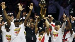 OAKLAND, CALIFORNIA - JUNE 13:  Kawhi Leonard #2 of the Toronto Raptors celebrates with the Larry O'Brien Championship Trophy after his team defeated the Golden State Warriors to win Game Six of the 2019 NBA Finals at ORACLE Arena on June 13, 2019 in Oakland, California. NOTE TO USER: User expressly acknowledges and agrees that, by downloading and or using this photograph, User is consenting to the terms and conditions of the Getty Images License Agreement. (Photo by Lachlan Cunningham/Getty Images)