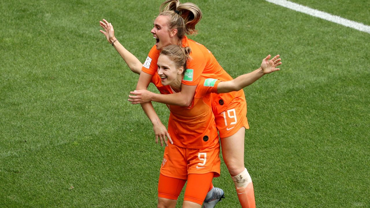Vivianne Miedema became her country's all-time top women's scorer after scoring her side's third goal. 