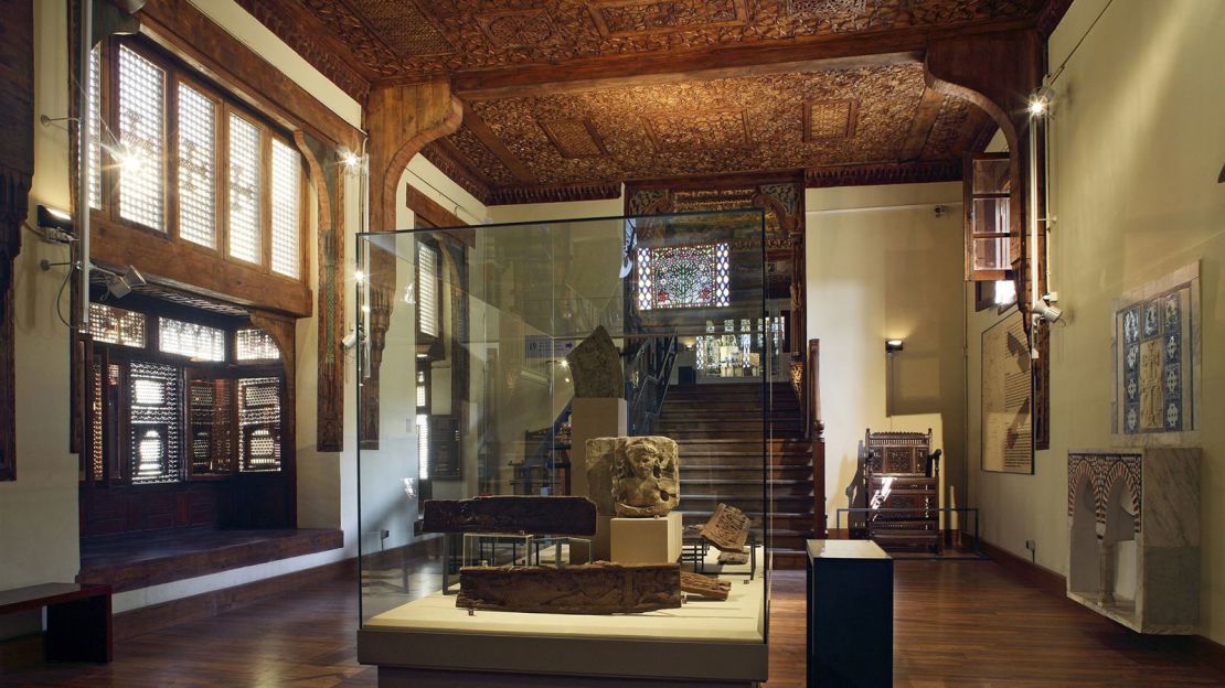 This museum holds the largest collection of Egyptian Christian relics in the world.