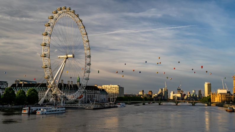 <strong>London: </strong>Hot air balloons fly over the River Thames as part of the Lord Mayor's Hot Air Balloon Regatta on June 9. 
