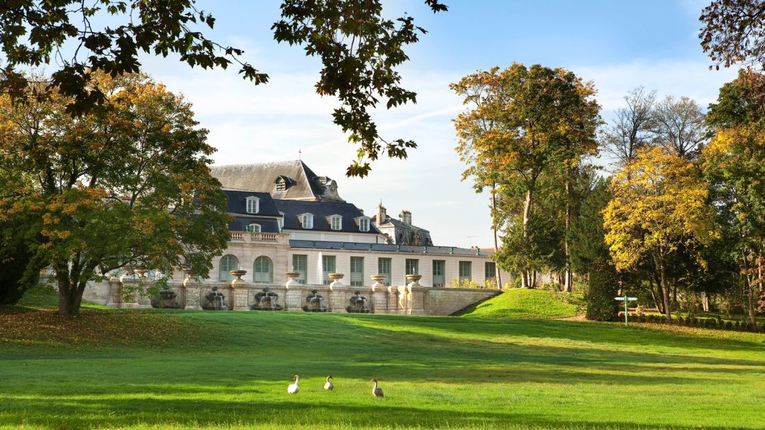 <strong>Short breaks: </strong>One or two nights is more than enough time to explore the grounds if guests are planning to stay exclusively on the Domaine.  