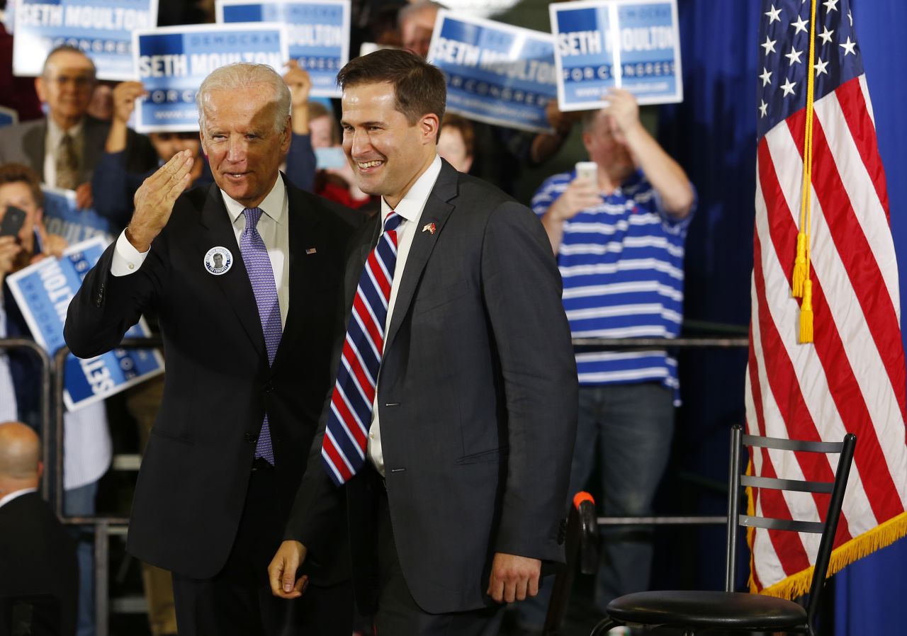Vice President Joe Biden salutes a member of the audience as he campaigns with Moulton in October 2014.
