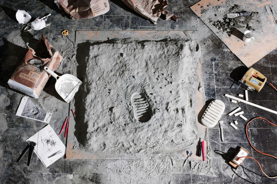 Swiss artists Jojakim Cortis and Adrian Sonderegger playfully remake famous historical photographs. This recreation of Buzz Aldrin's famous photograph of his own footprint hints at the conspiracy theory that the Apollo 11 moon landing was faked in a Hollywood studio.