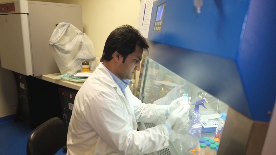 Dr. Rauf Ahmed working in his lab.