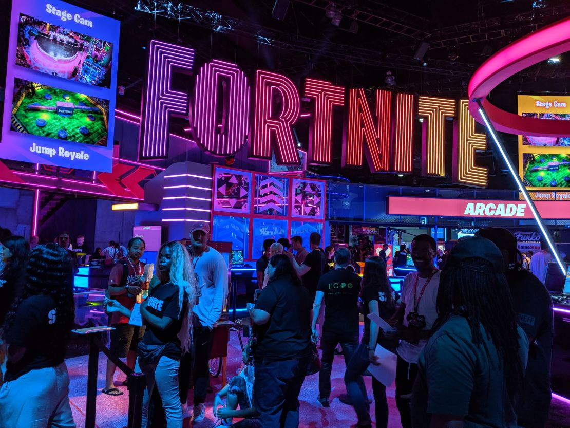 01 apex fortnite ea esports e3