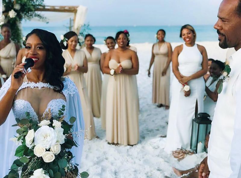 Bride with 2024 her bridesmaids