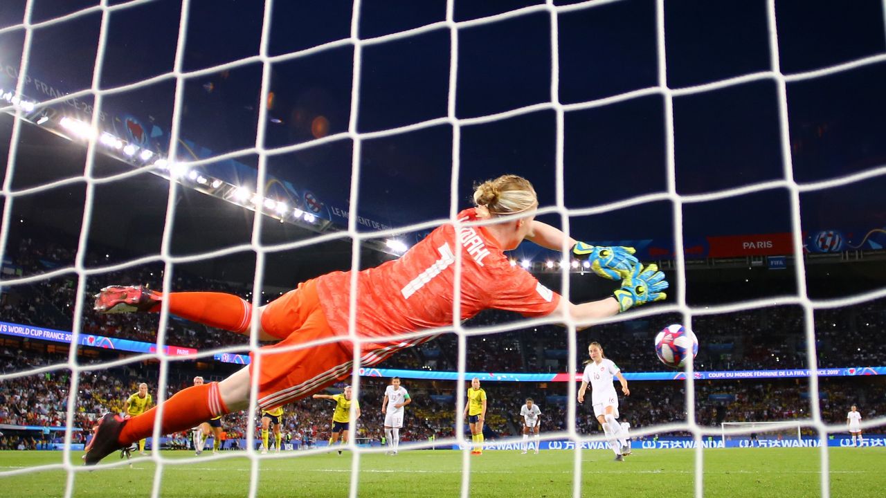 Sweden's Lindahl produced a brilliant penalty save in the last 16 against Canada. 