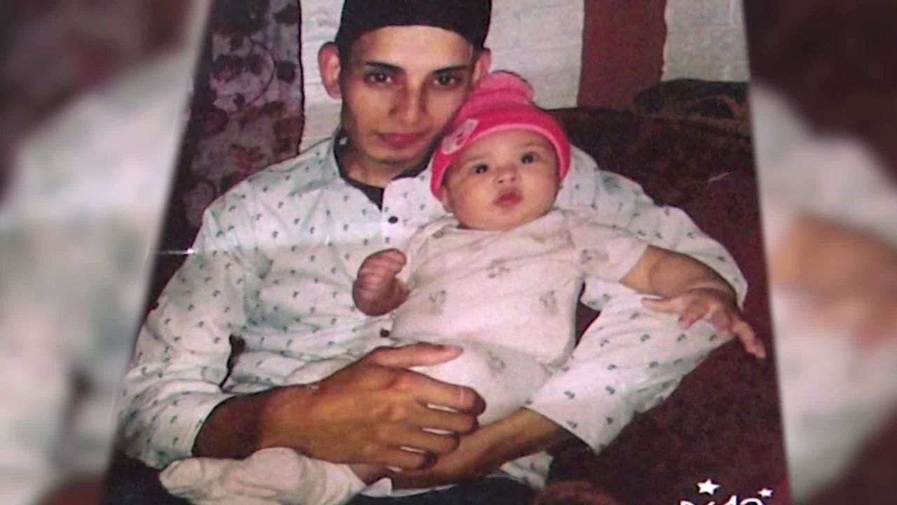 Oscar Alberto Martínez and his daughter Angie Valeria.