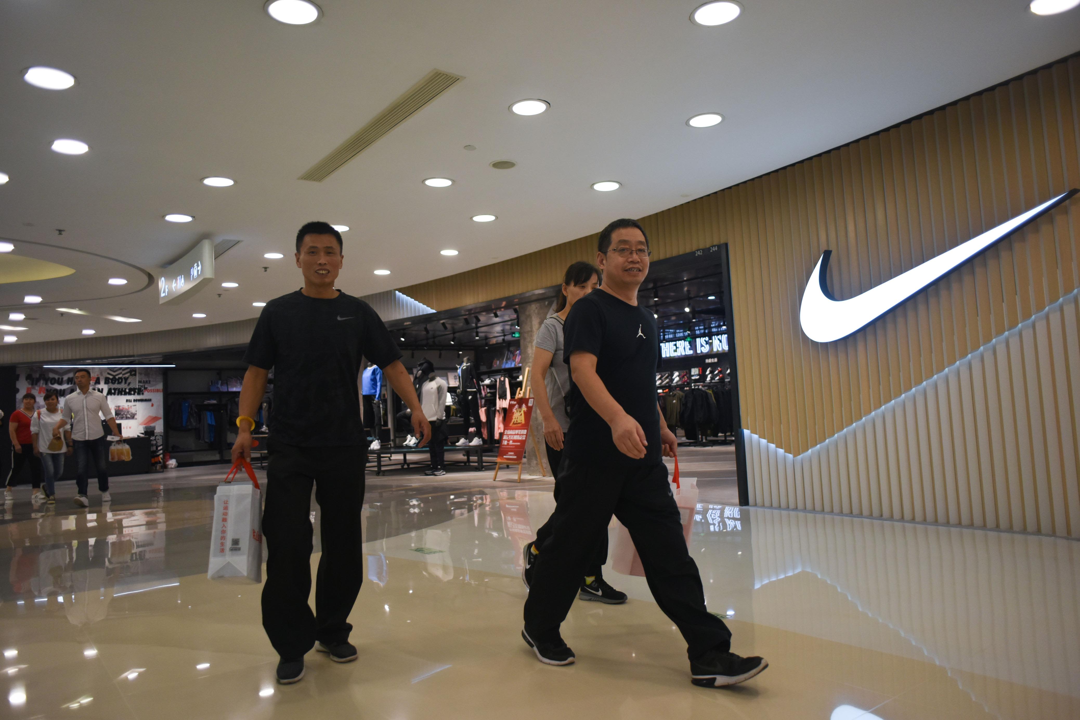 Китайский найк. Nike China. Nike Китай. Nike в Китае официальные. Оригинальные найк из Китая.