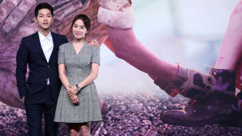 The pair promoting "Descendants of the Sun" in 2016.