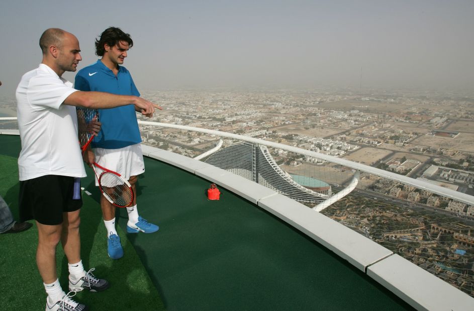 Andre Agassi and Roger Federer played a friendly match overlooking the Dubai skyline in 2005.